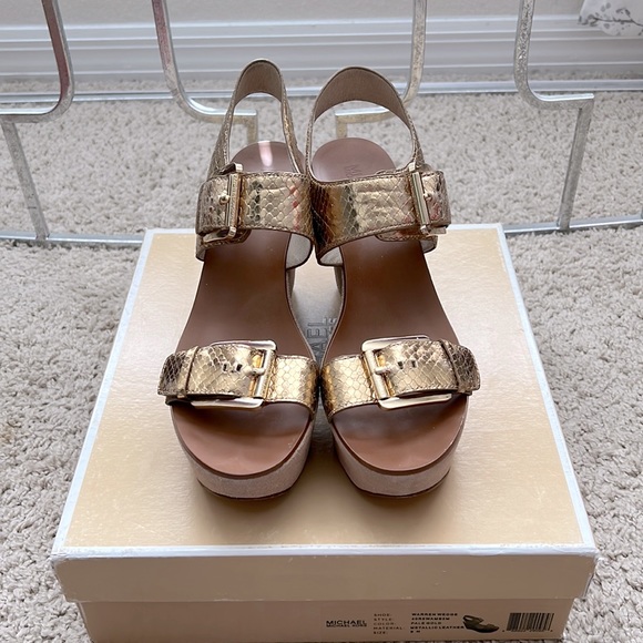 Michael Kors Warren wedges - Picture 1 of 11